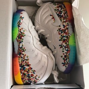 NWT toddler Nike Posite Pro shoes